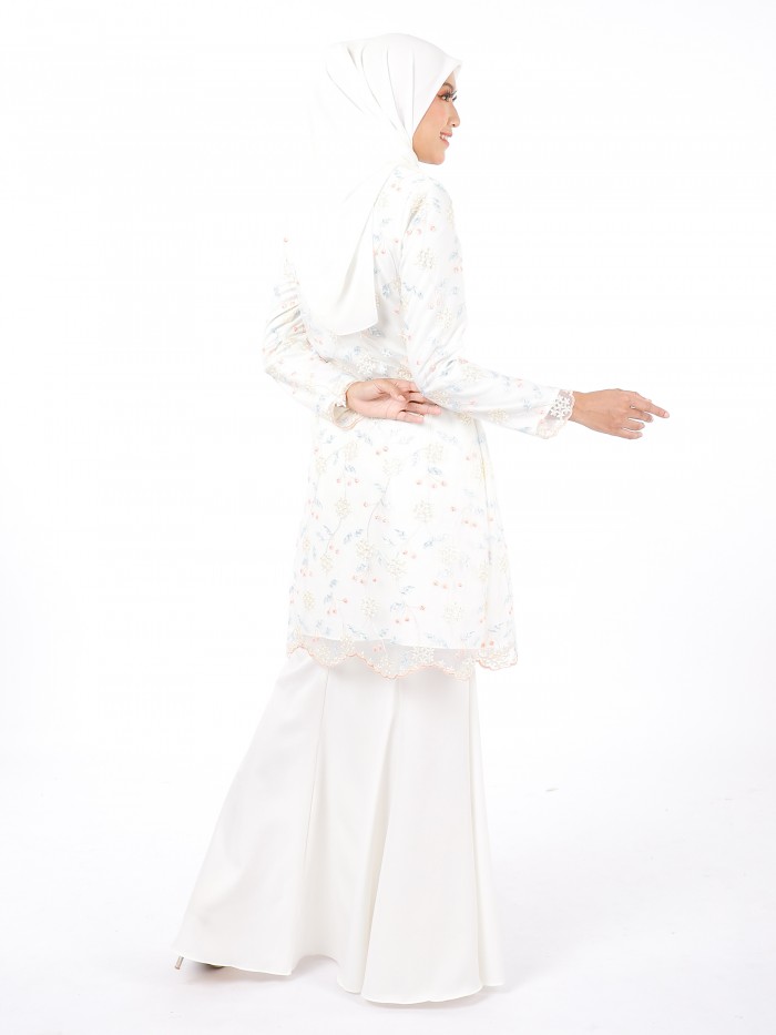 AAIRA KURUNG- OFF WHITE