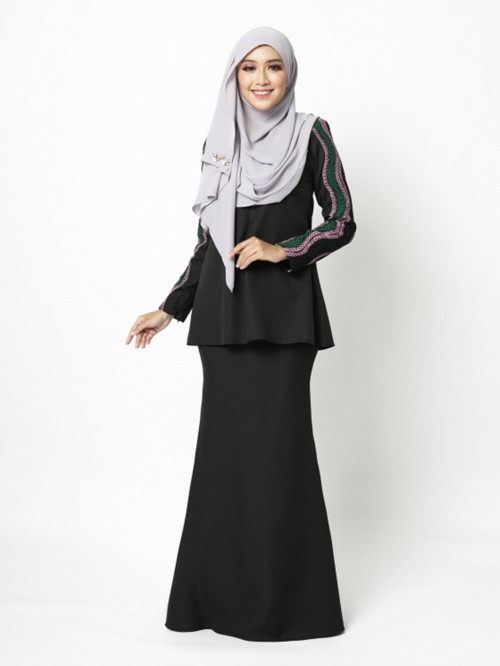 ADERINNA KURUNG - BLACK