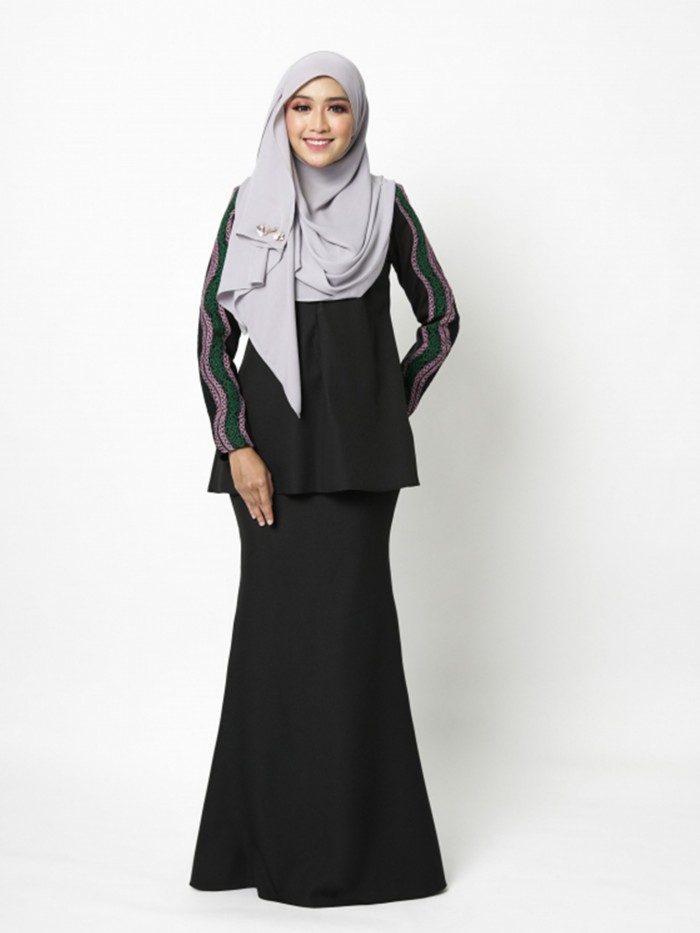 ADERINNA KURUNG - BLACK