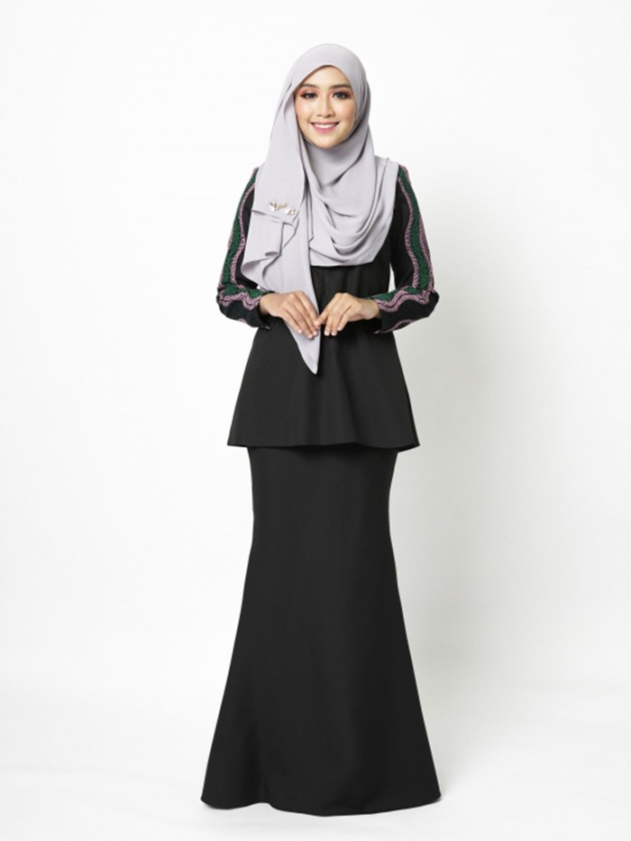 ADERINNA KURUNG - BLACK