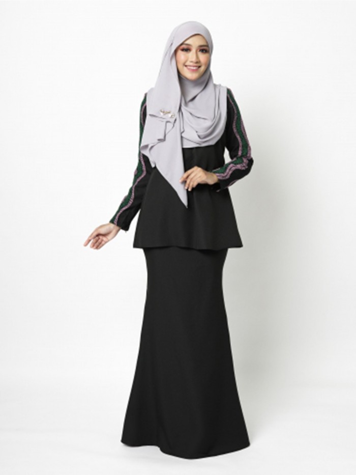 ADERINNA KURUNG - BLACK