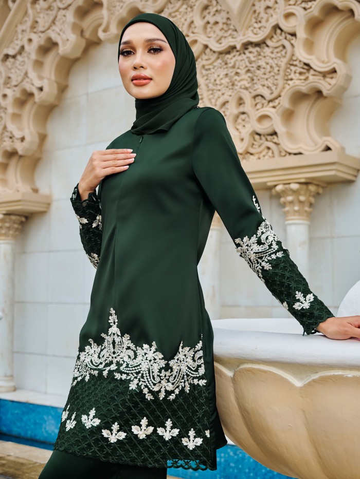 DEELIA KURUNG - EMERALD