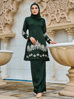 DEELIA KURUNG - EMERALD