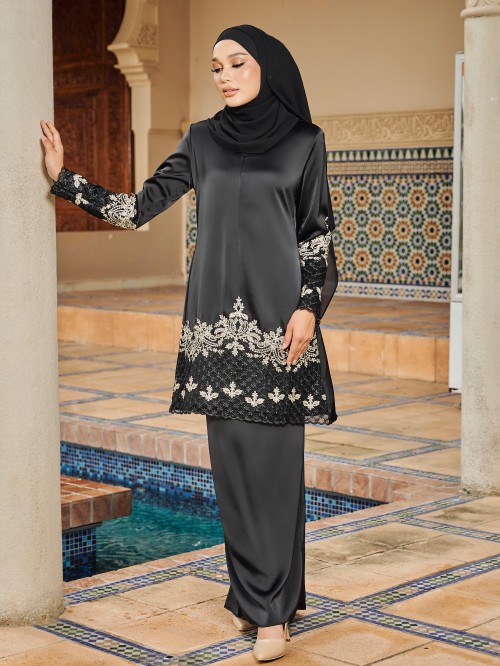 DEELIA KURUNG - BLACK