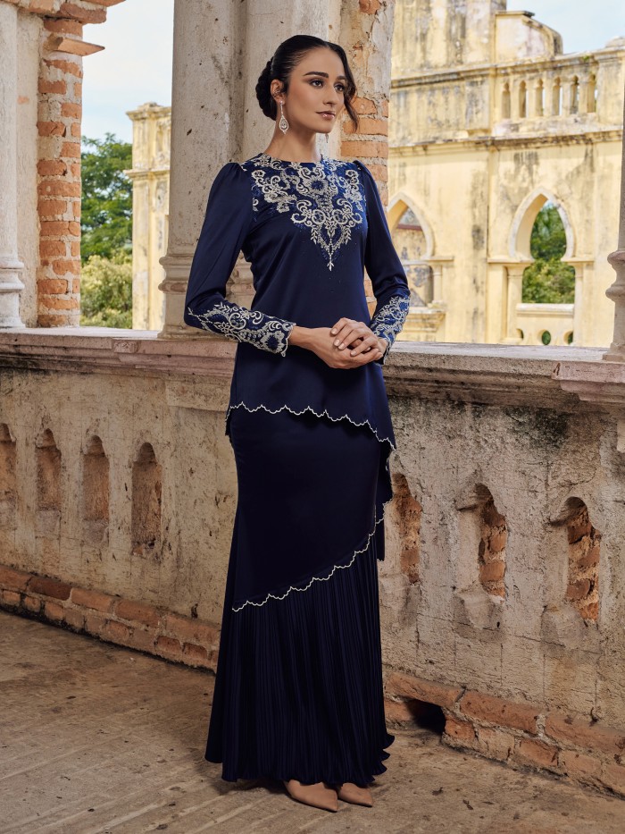 ARISA KURUNG - NAVY