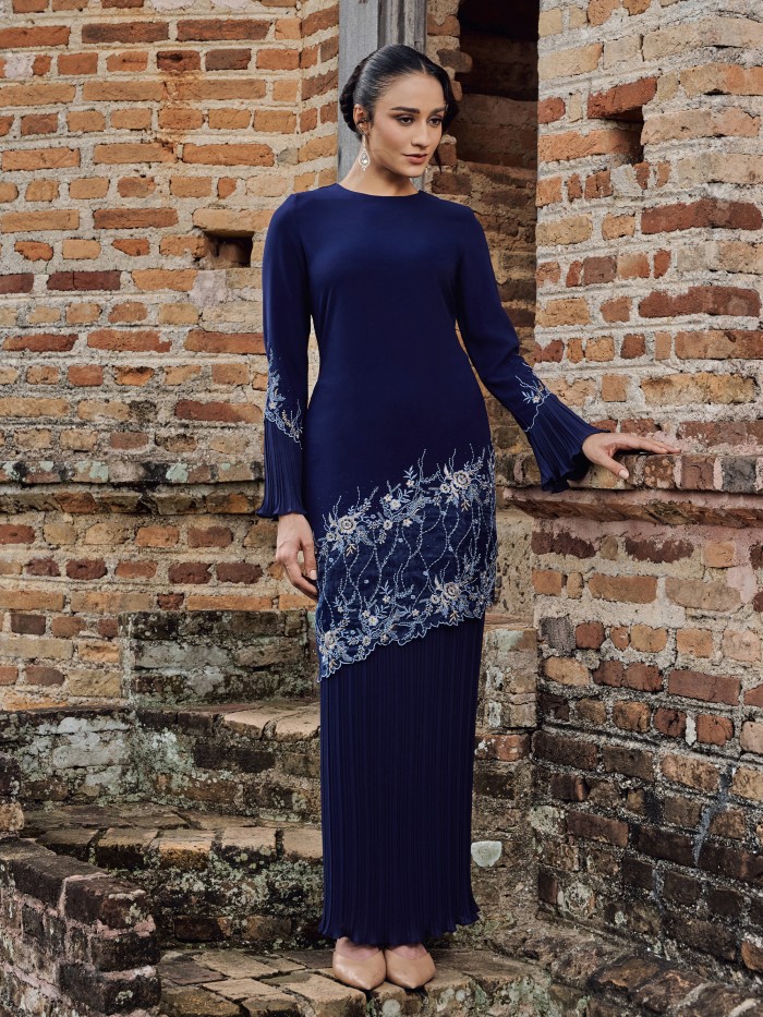 ESTER KURUNG - NAVY