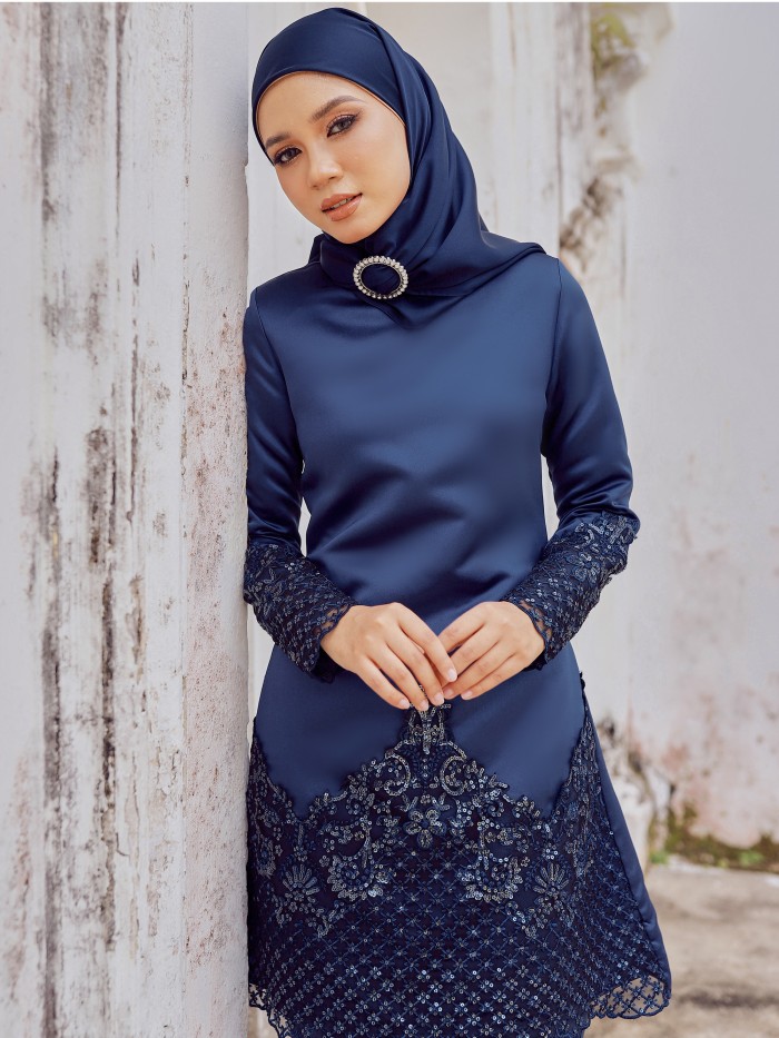 ZEITA KURUNG - NAVY